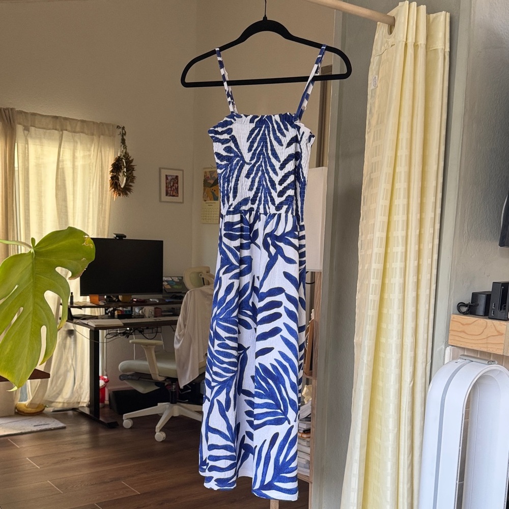 H&M Black and White Patterned Maxi Dress (Great for European Vacation)